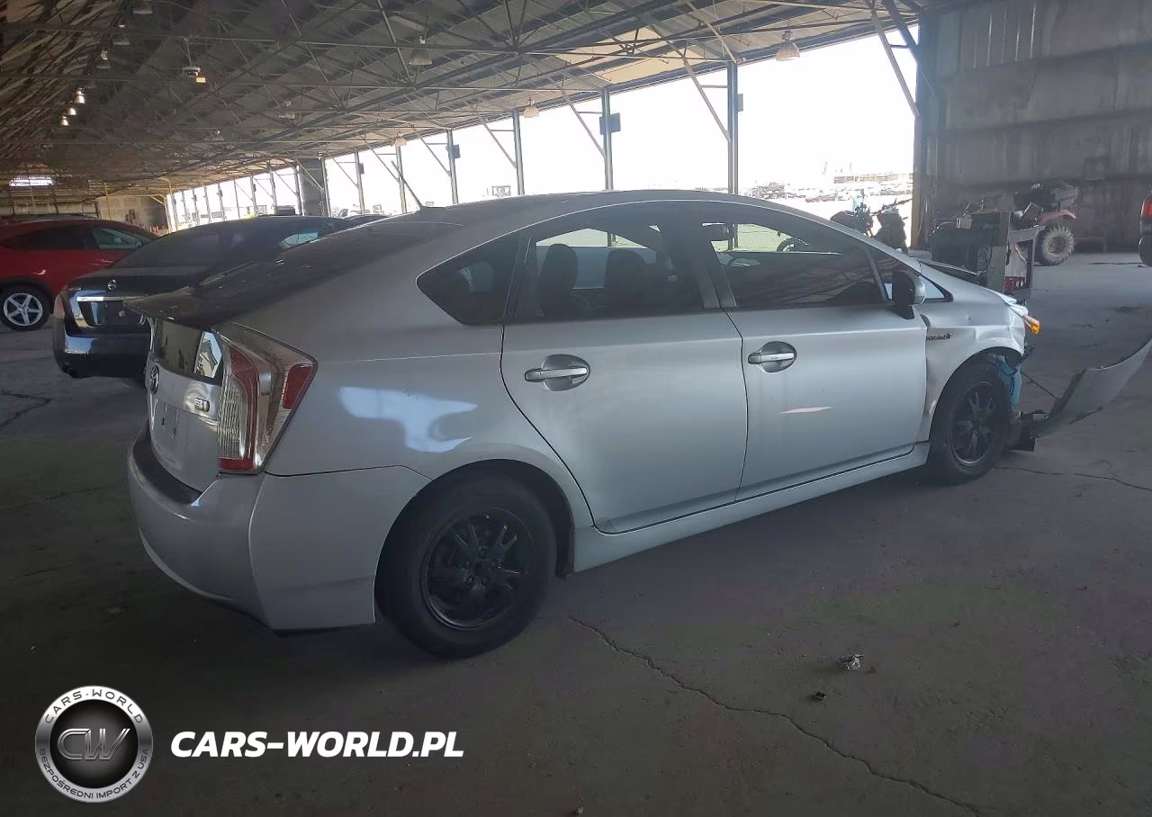2012 Toyota Prius Four VIN:JTDKN3DUXC5385728 - 3
