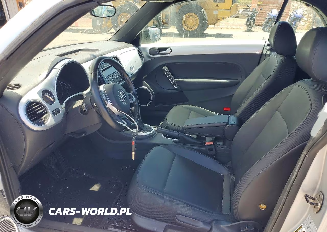 2014 Volkswagen Beetle VIN:3VW507AT1EM821715 - 7