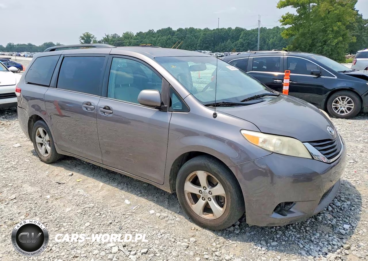 2011 Toyota Sienna Le VIN:5TDKK3DC6BS090375 - 4