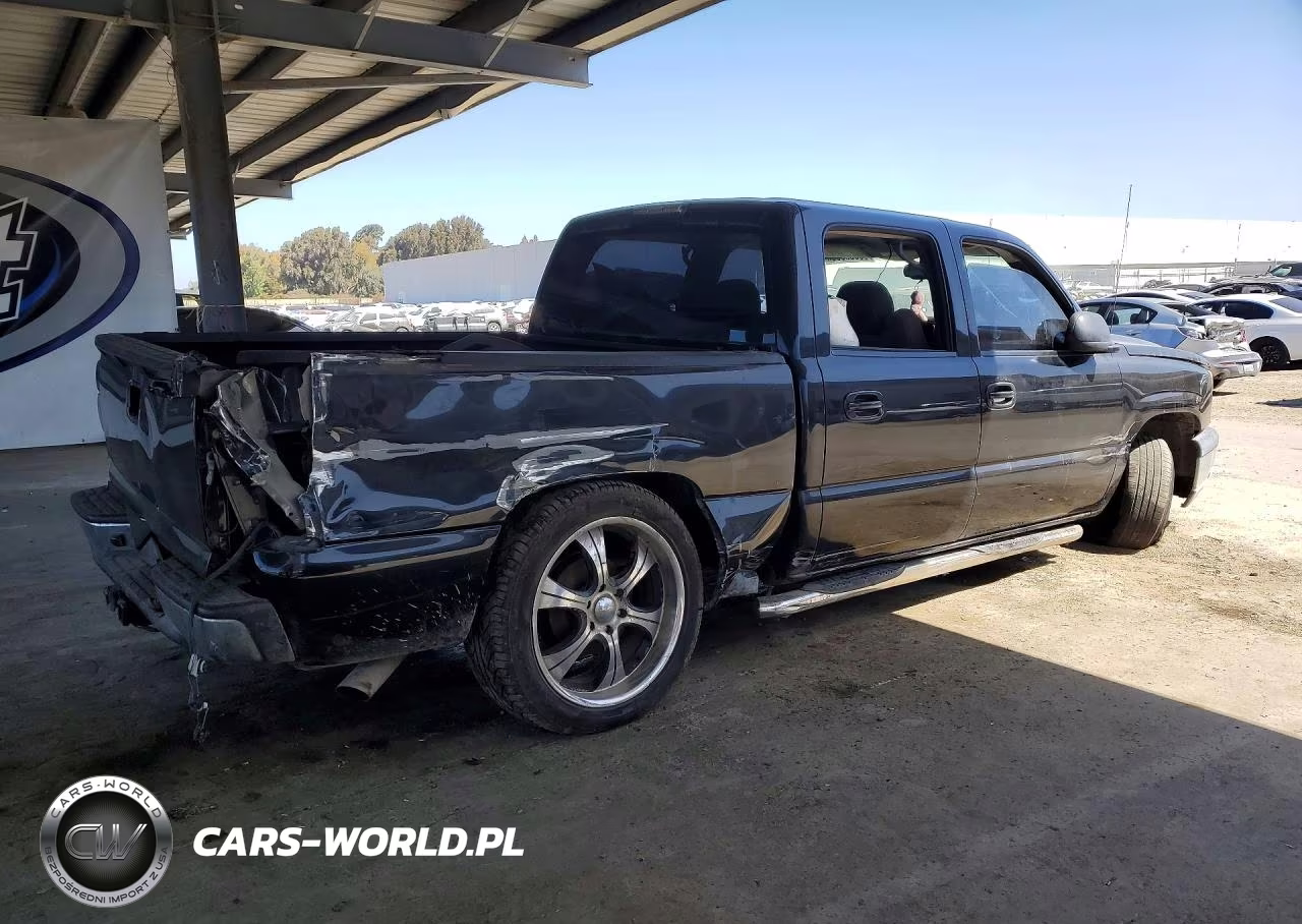 2007 Chevrolet Silverado C1500 Classic Crew Cab VIN:2GCEC13V571142756 - 3