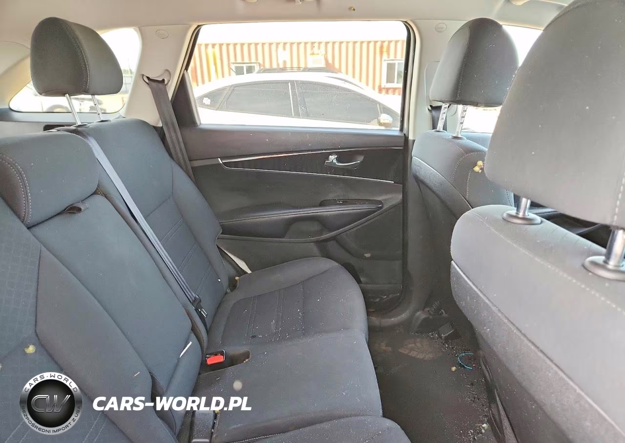 2020 Kia Sorento L VIN:5XYPG4A31LG698790 - 11