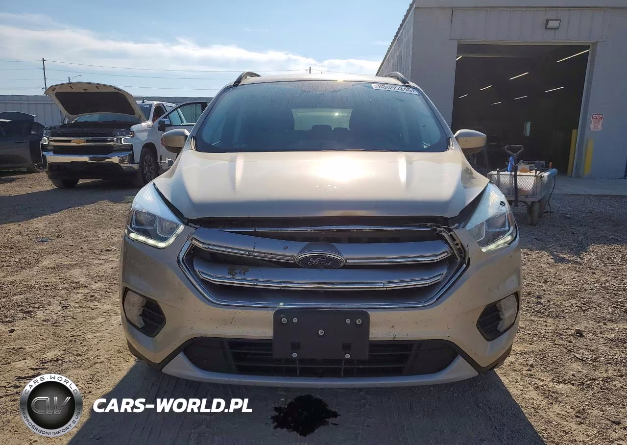 2017 Ford Escape Se VIN:1FMCU9GD8HUE34066 - 5