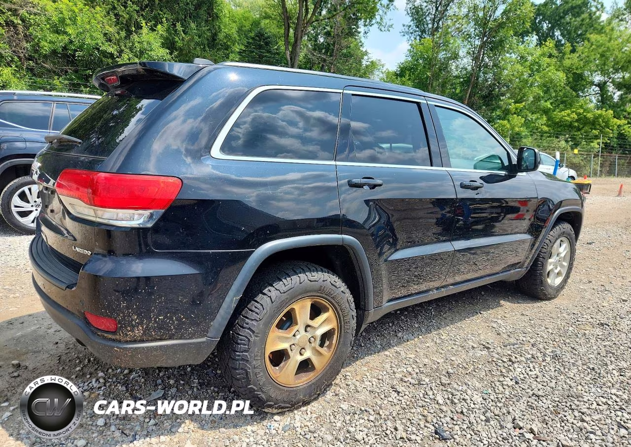2017 Jeep Grand Cherokee Laredo VIN:1C4RJFAG8HC729618 - 3