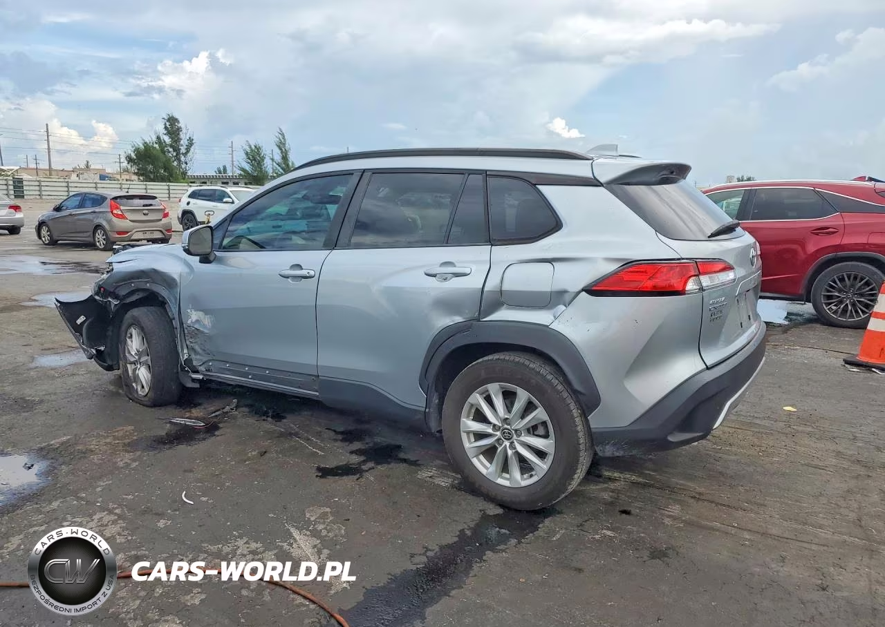 2022 Toyota Corolla Cross Le VIN:7MUCAAAG3NV027134 - 2