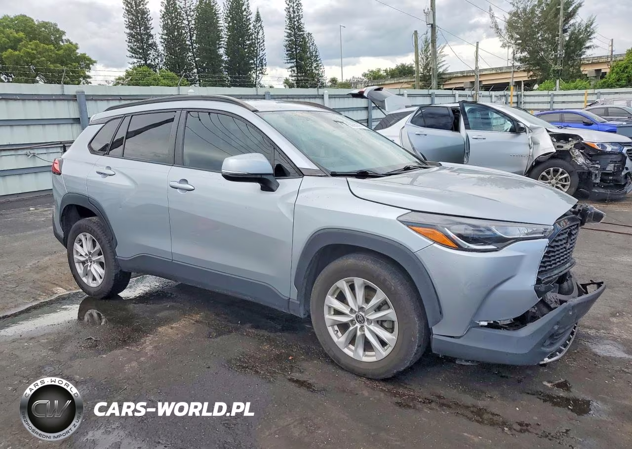 2022 Toyota Corolla Cross Le VIN:7MUCAAAG3NV027134 - 4