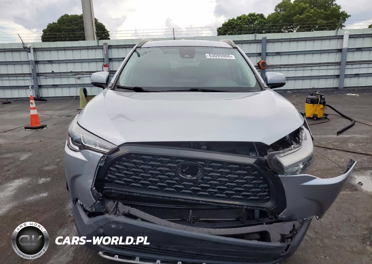 2022 Toyota Corolla Cross Le VIN:7MUCAAAG3NV027134 - 5