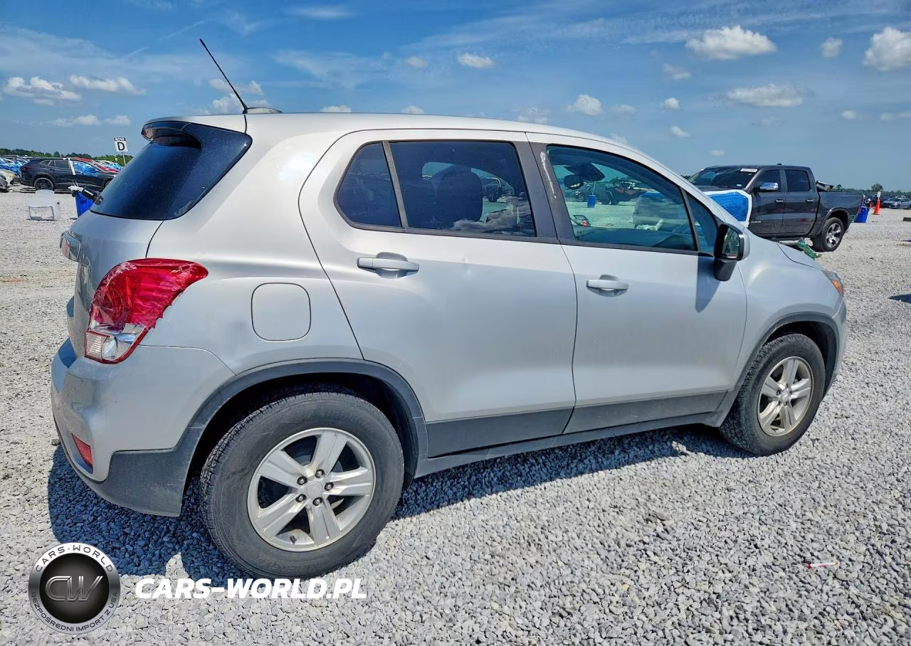 2019 Chevrolet Trax Ls VIN:3GNCJKSB6KL287636 - 3