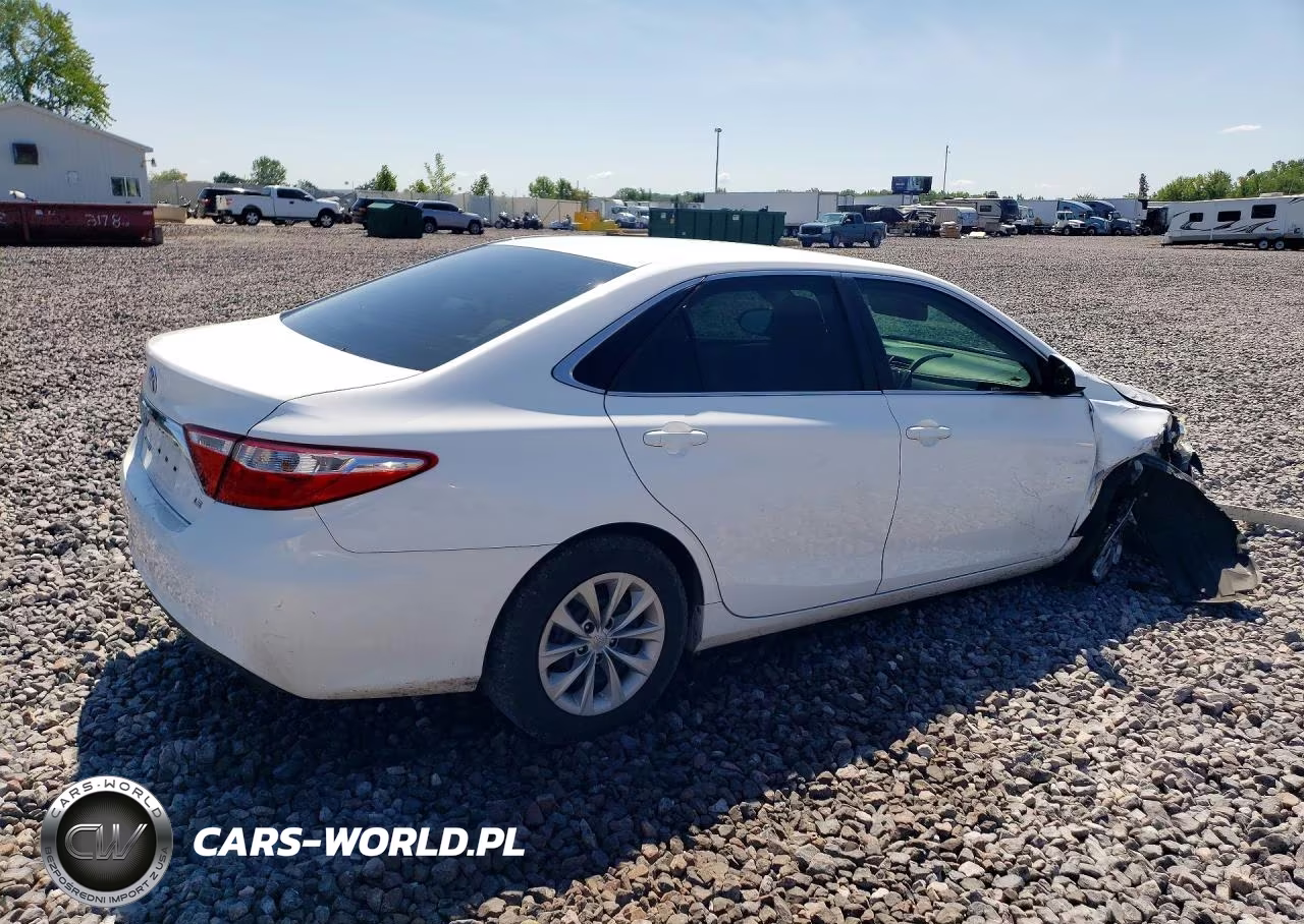 2016 Toyota Camry Le VIN:4T1BF1FK9GU120318 - 3