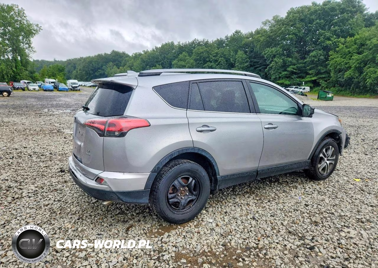 2017 Toyota Rav4 Le VIN:2T3BFREV4HW666334 - 3