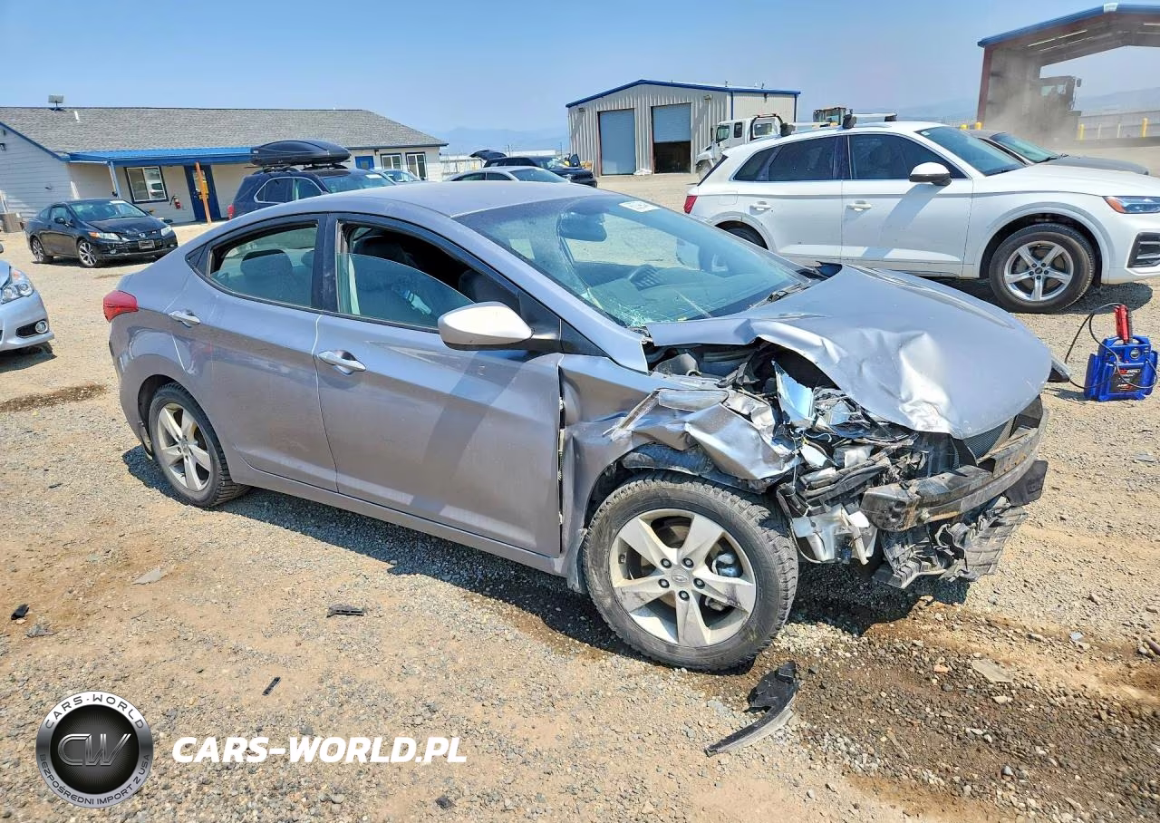 2013 Hyundai Elantra Gls VIN:KMHDH4AE2DU707543 - 4