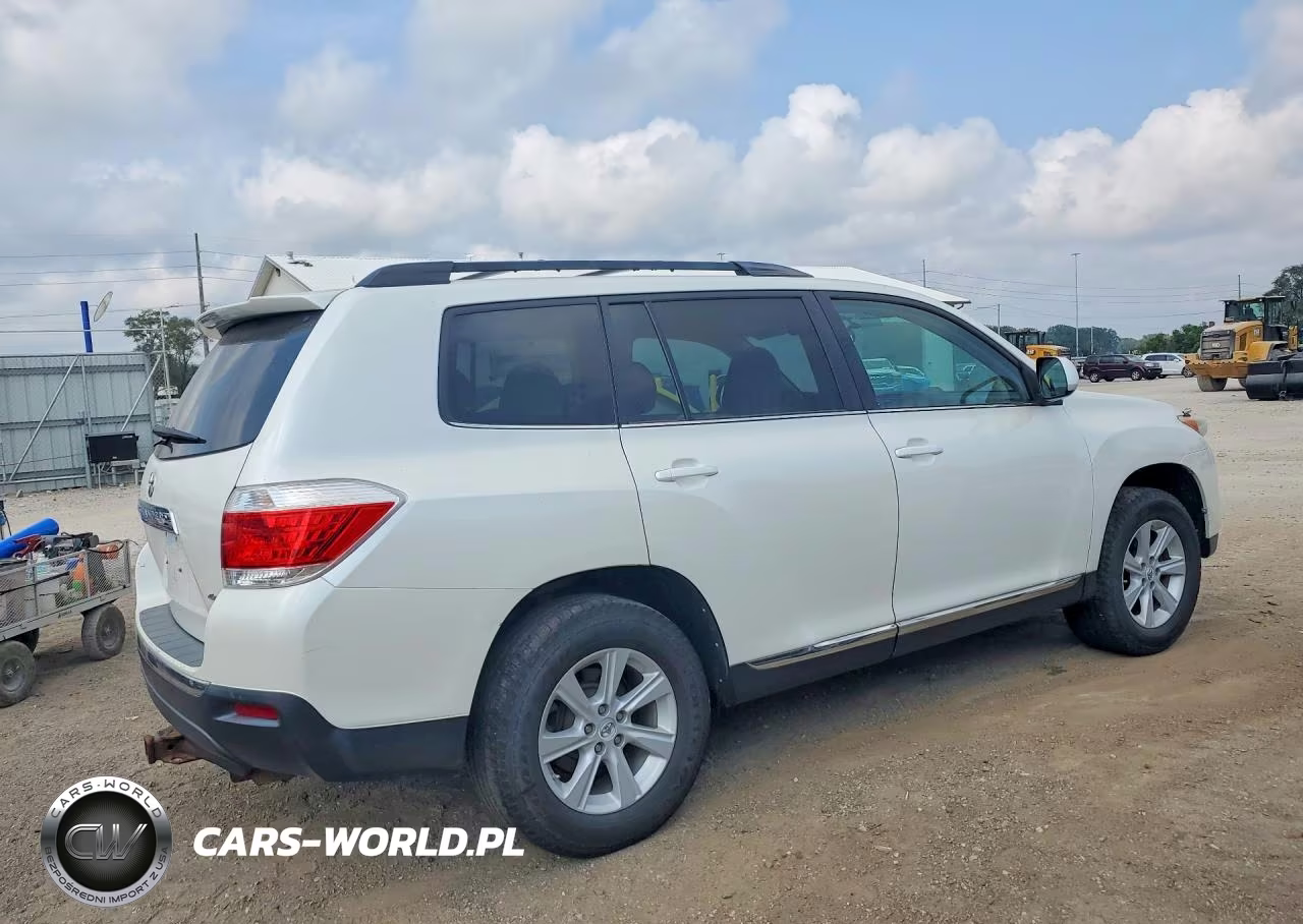2012 Toyota Highlander Base VIN:5TDBK3EH7CS126098 - 3