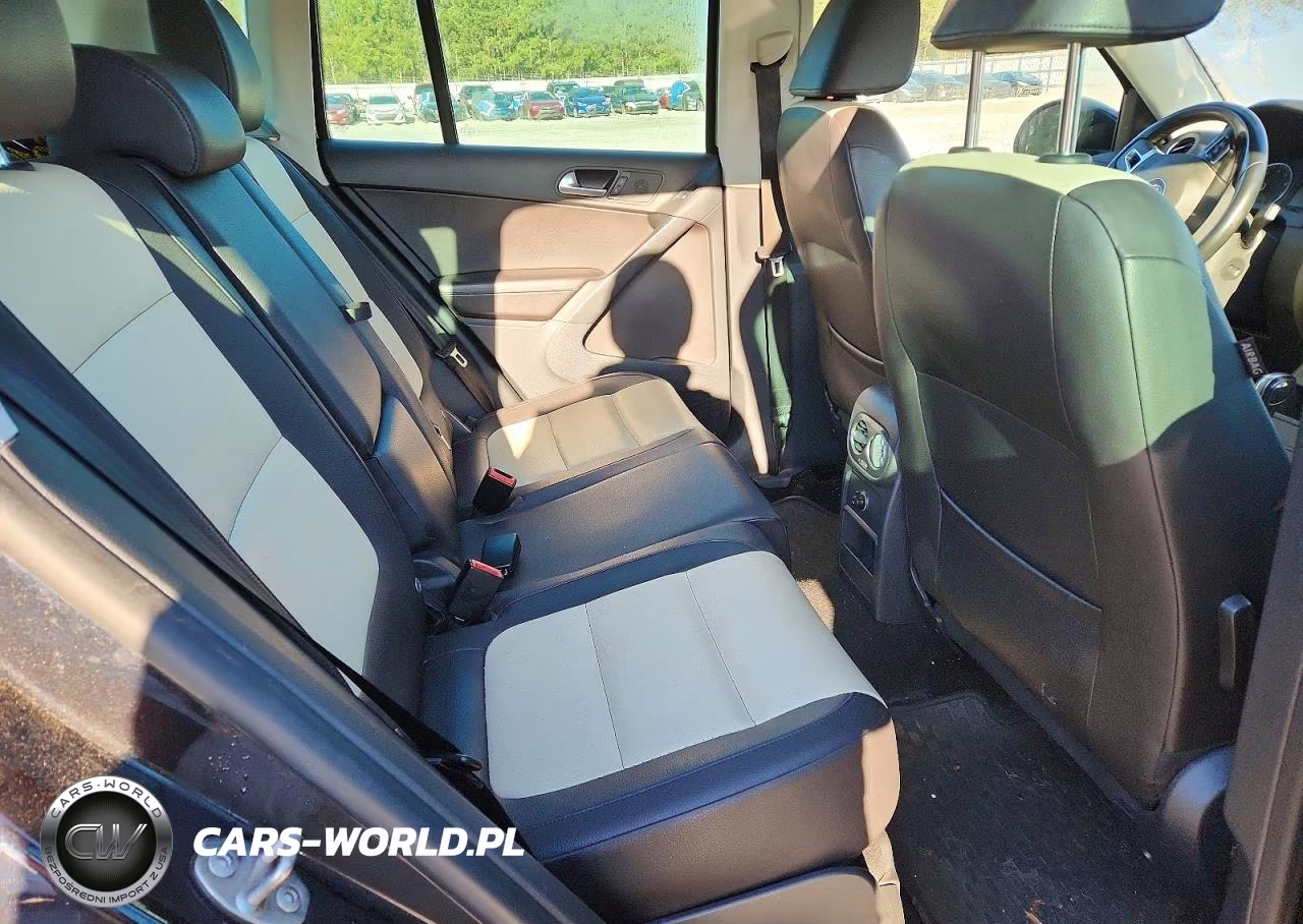 2016 Volkswagen Tiguan S VIN:WVGAV7AX6GW558867 - 11