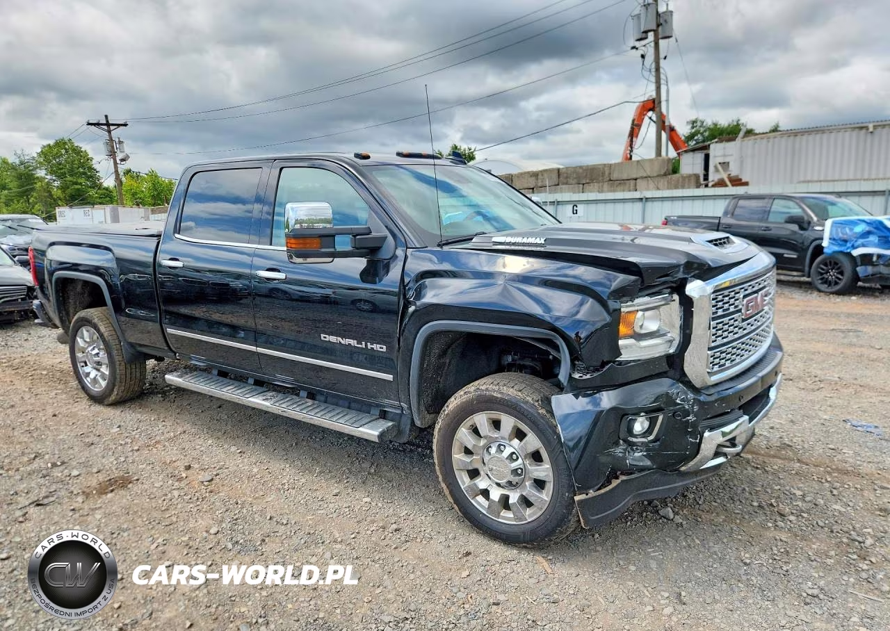 2018 GMC Sierra K2500 Denali VIN:1GT12UEY9JF140955 - 4