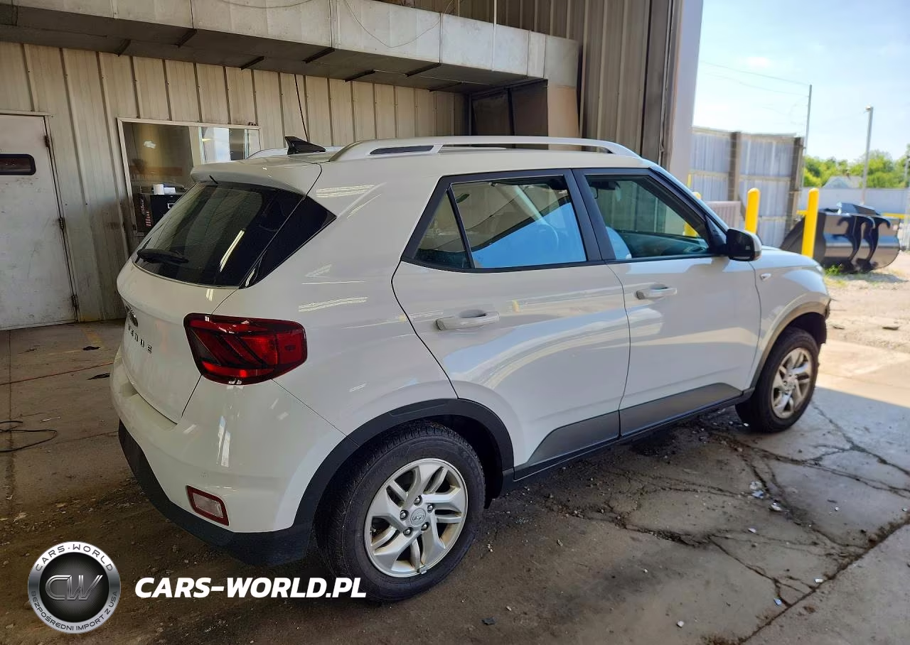 2020 Hyundai Venue Sel VIN:KMHRC8A30LU019811 - 3