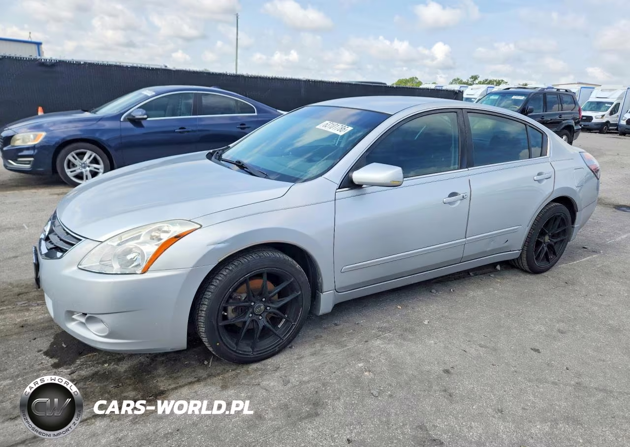 2010 Nissan Altima 2.5 – zdjęcie 1 z 12