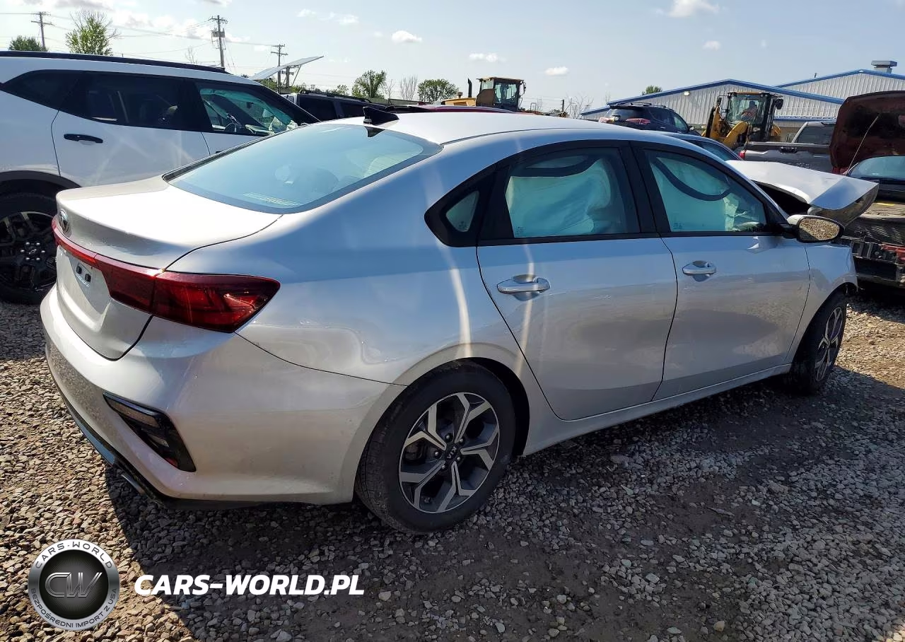 2021 Kia Forte Lxs VIN:3KPF24AD3ME345808 - 3