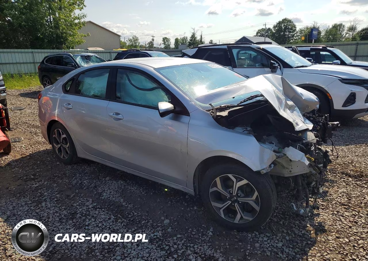 2021 Kia Forte Lxs VIN:3KPF24AD3ME345808 - 4