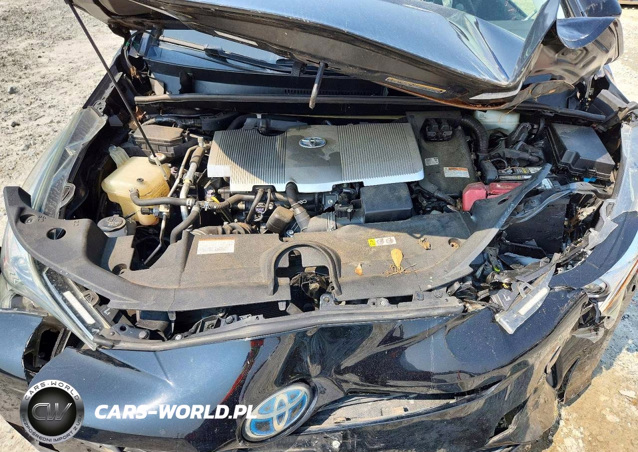 2018 Toyota Prius Three VIN:JTDKARFU3J3548272 - 11