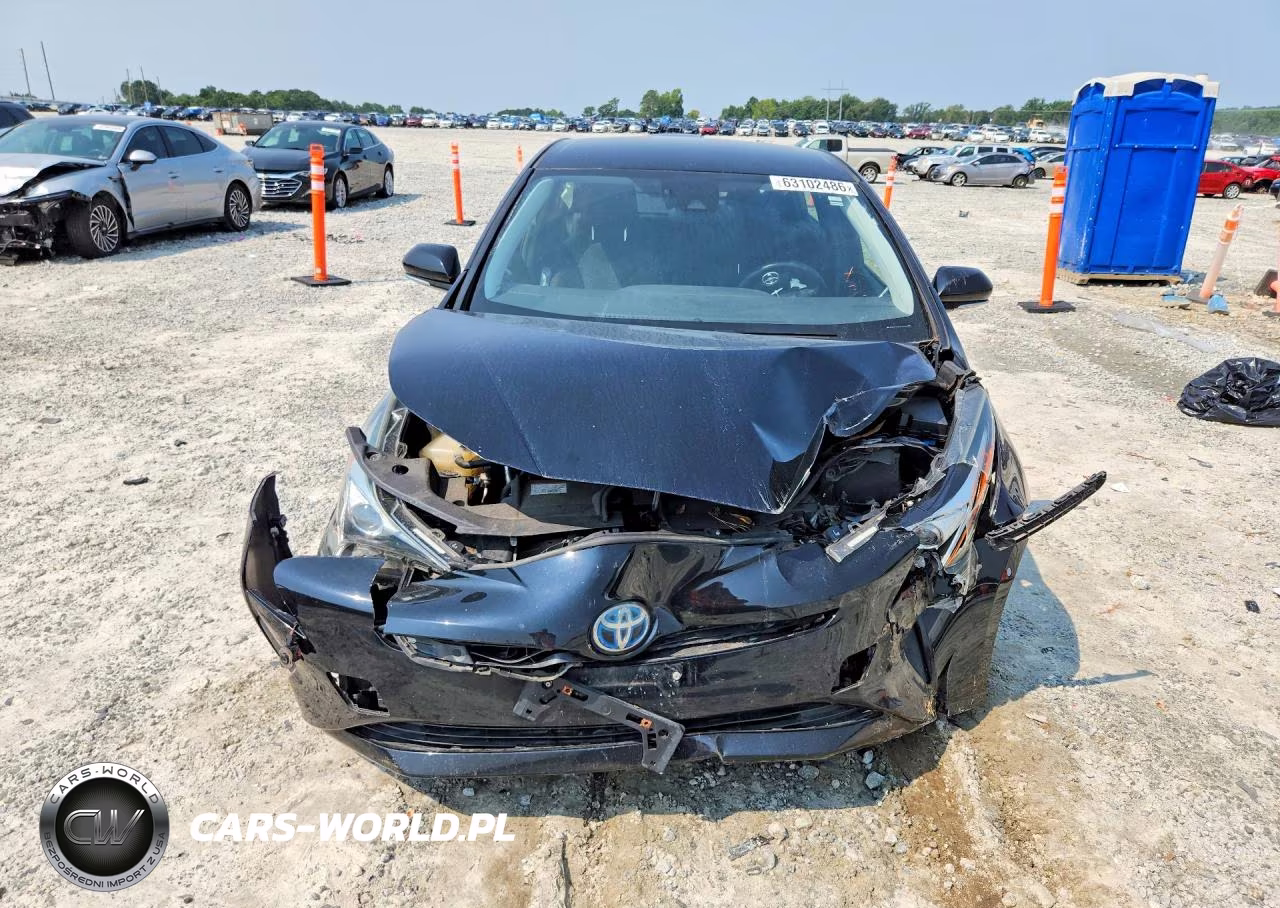 2018 Toyota Prius Three VIN:JTDKARFU3J3548272 - 5
