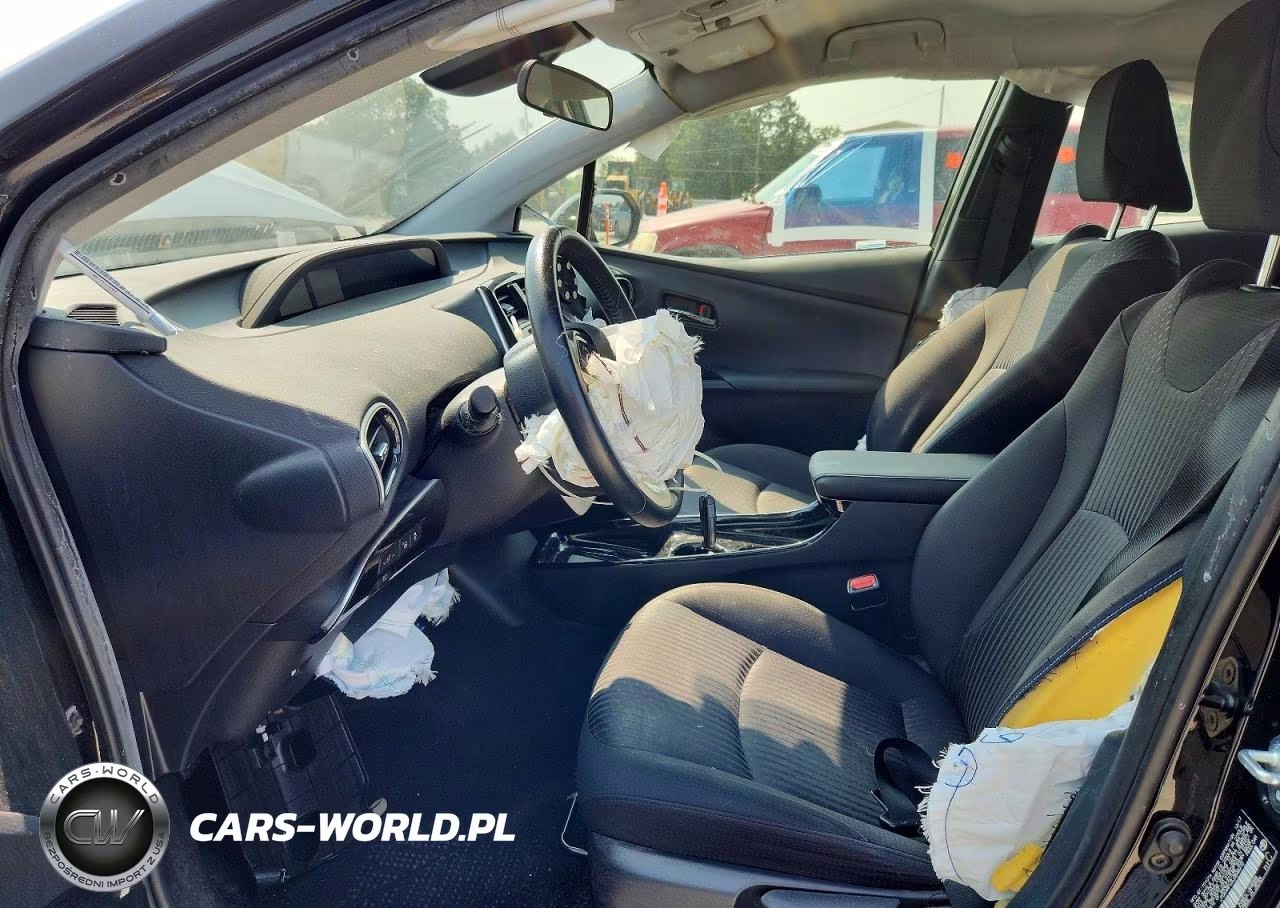 2018 Toyota Prius Three VIN:JTDKARFU3J3548272 - 7