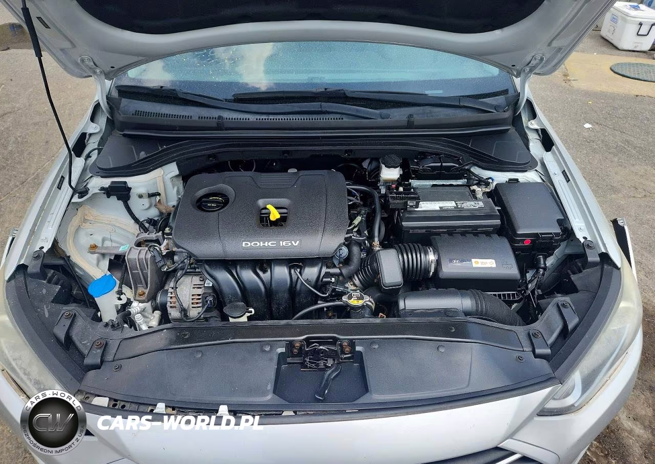 2018 Hyundai Elantra Sel VIN:5NPD84LF6JH243866 - 11