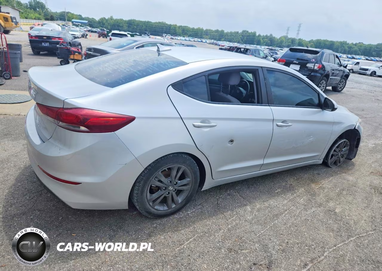 2018 Hyundai Elantra Sel VIN:5NPD84LF6JH243866 - 3