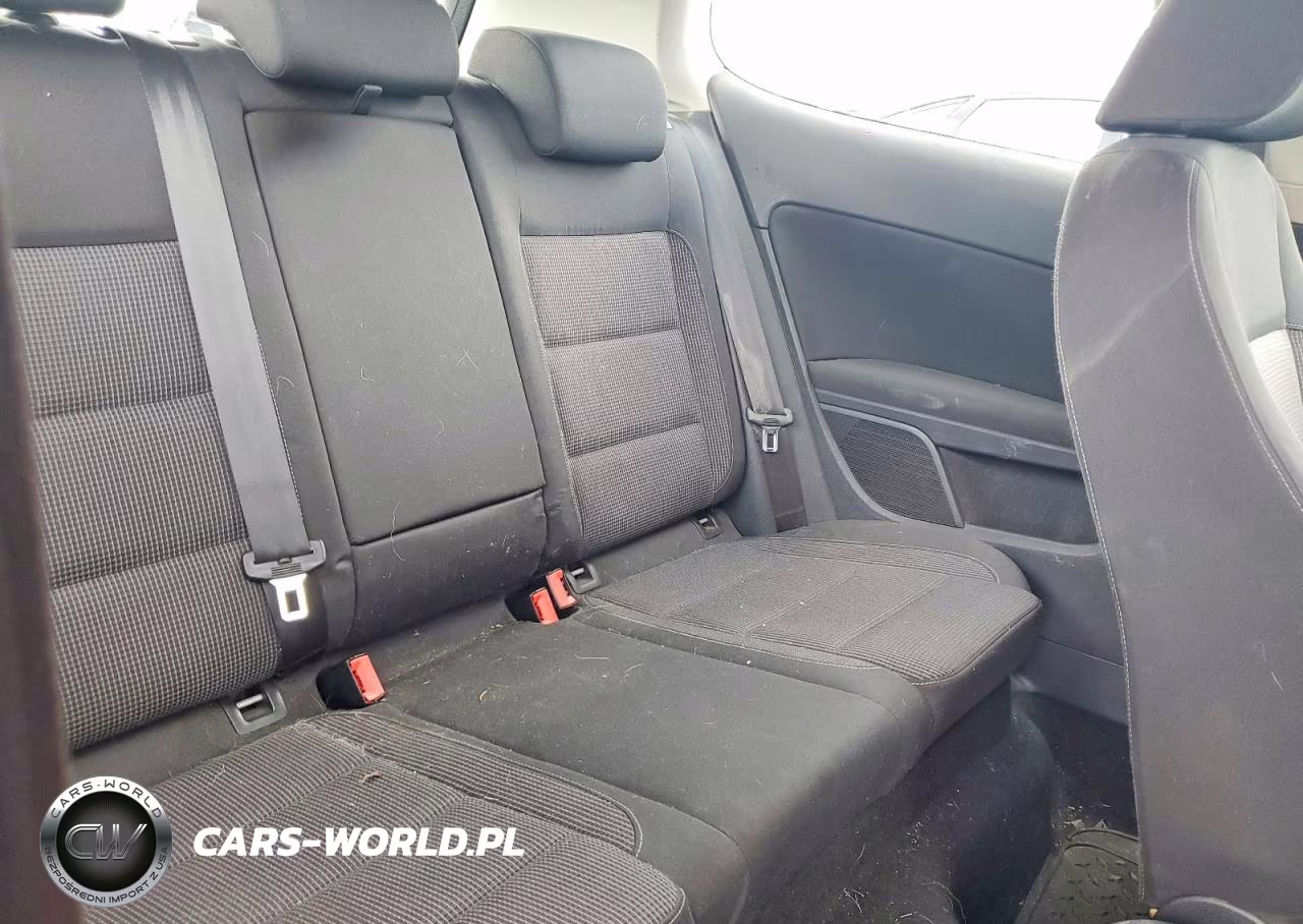 2010 Volkswagen Golf VIN:WVWAB7AJ3AW121876 - 10