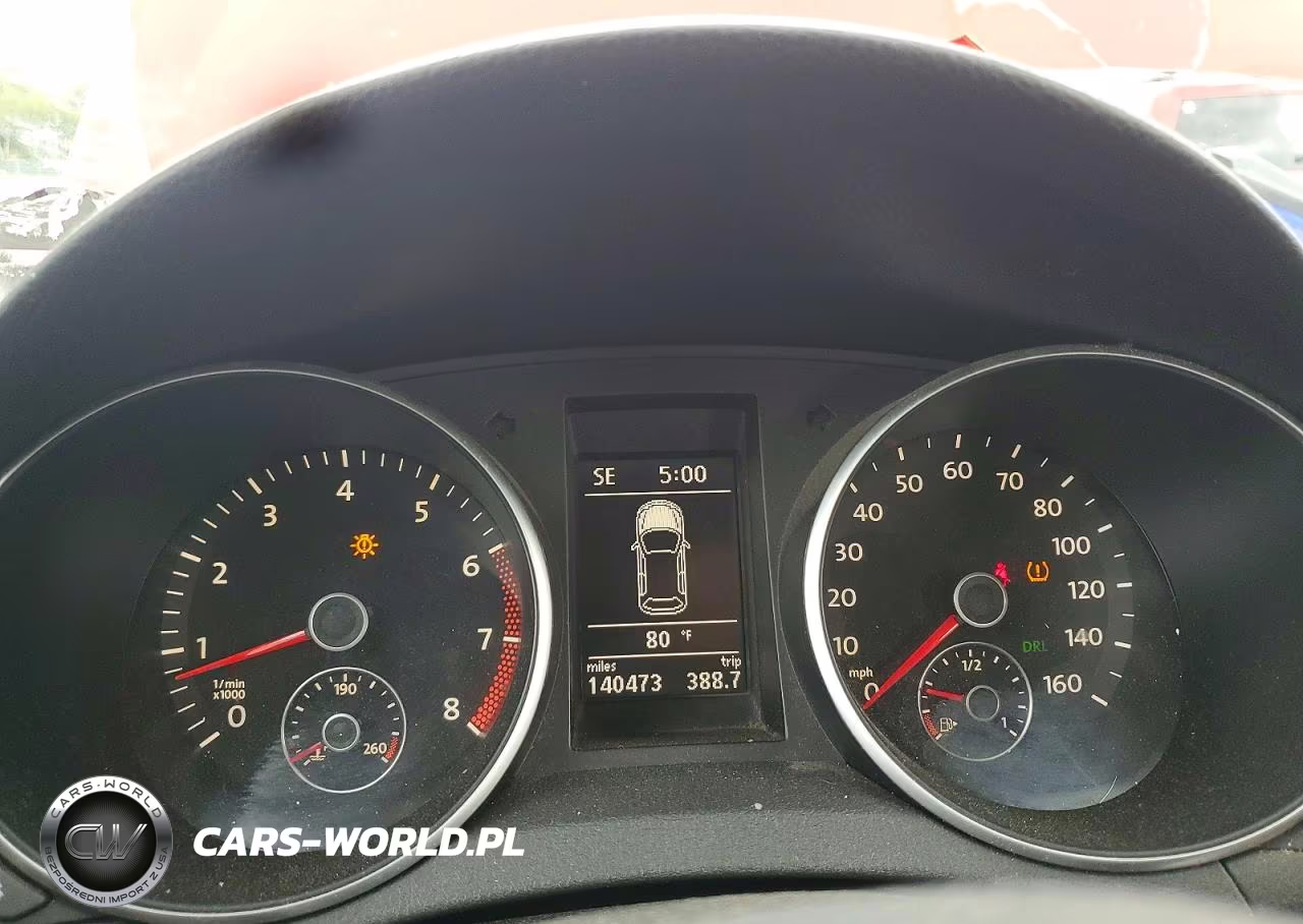 2010 Volkswagen Golf VIN:WVWAB7AJ3AW121876 - 9