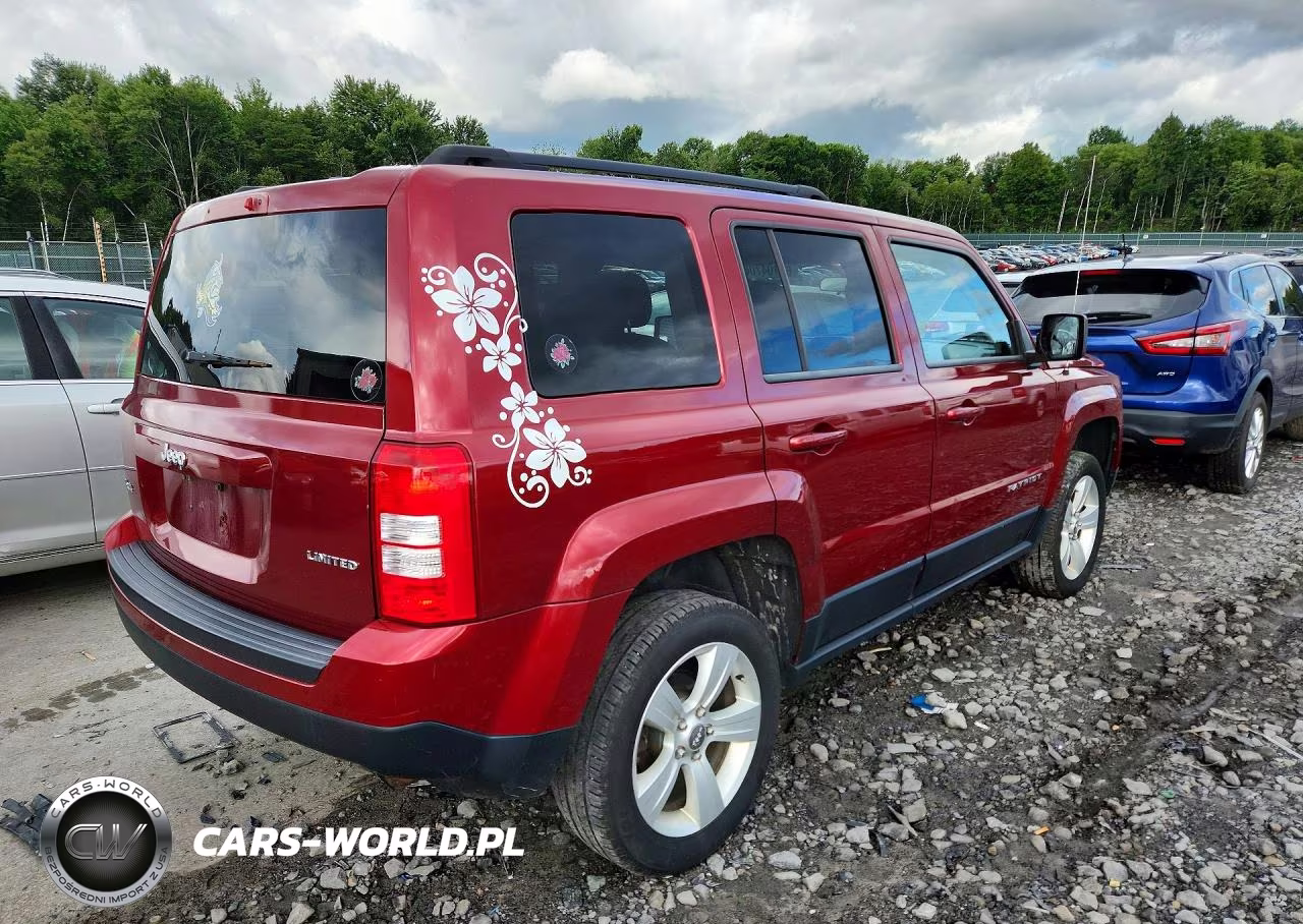 2012 Jeep Patriot Latitude VIN:1C4NJRFBXCD552103 - 3