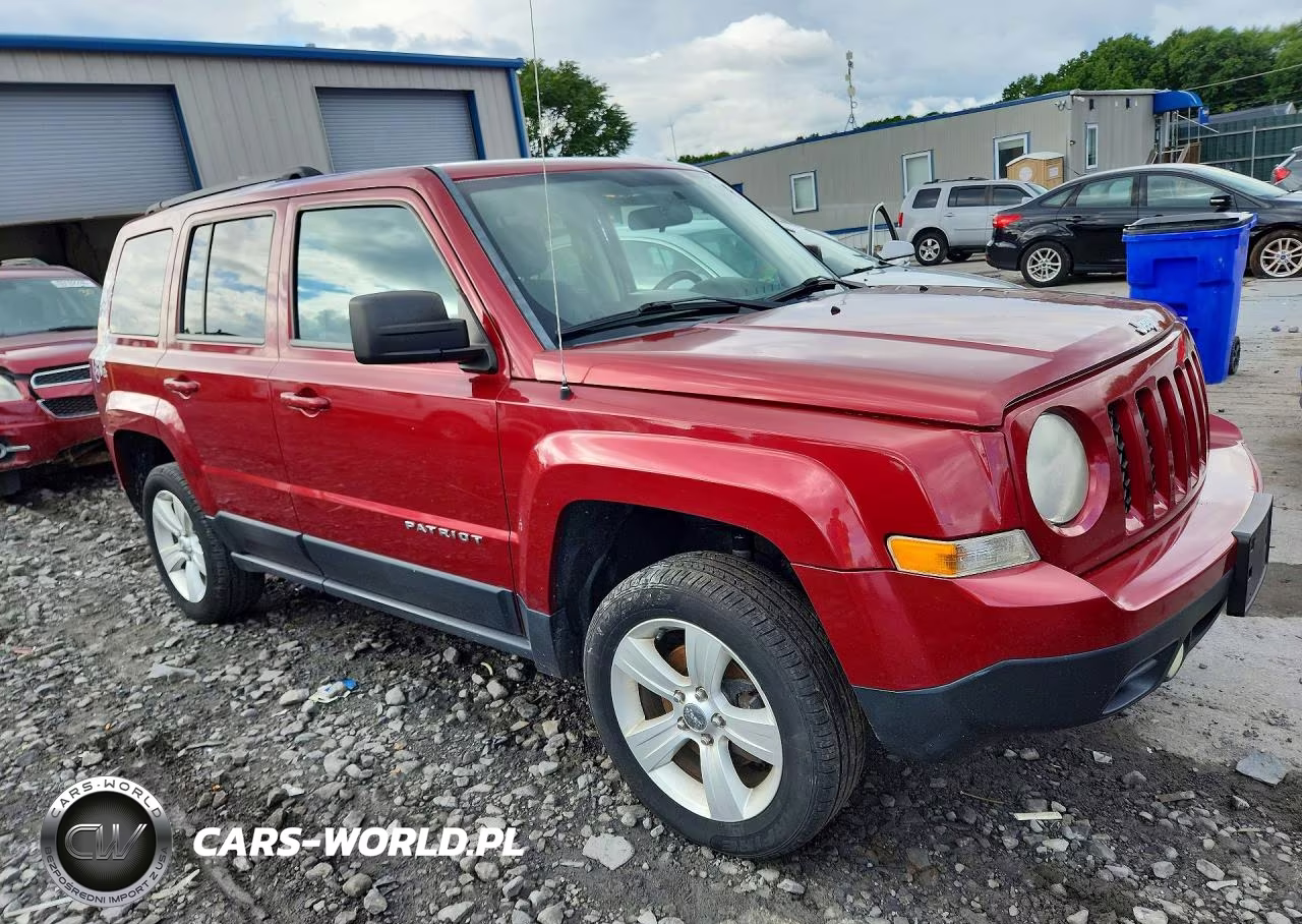 2012 Jeep Patriot Latitude VIN:1C4NJRFBXCD552103 - 4