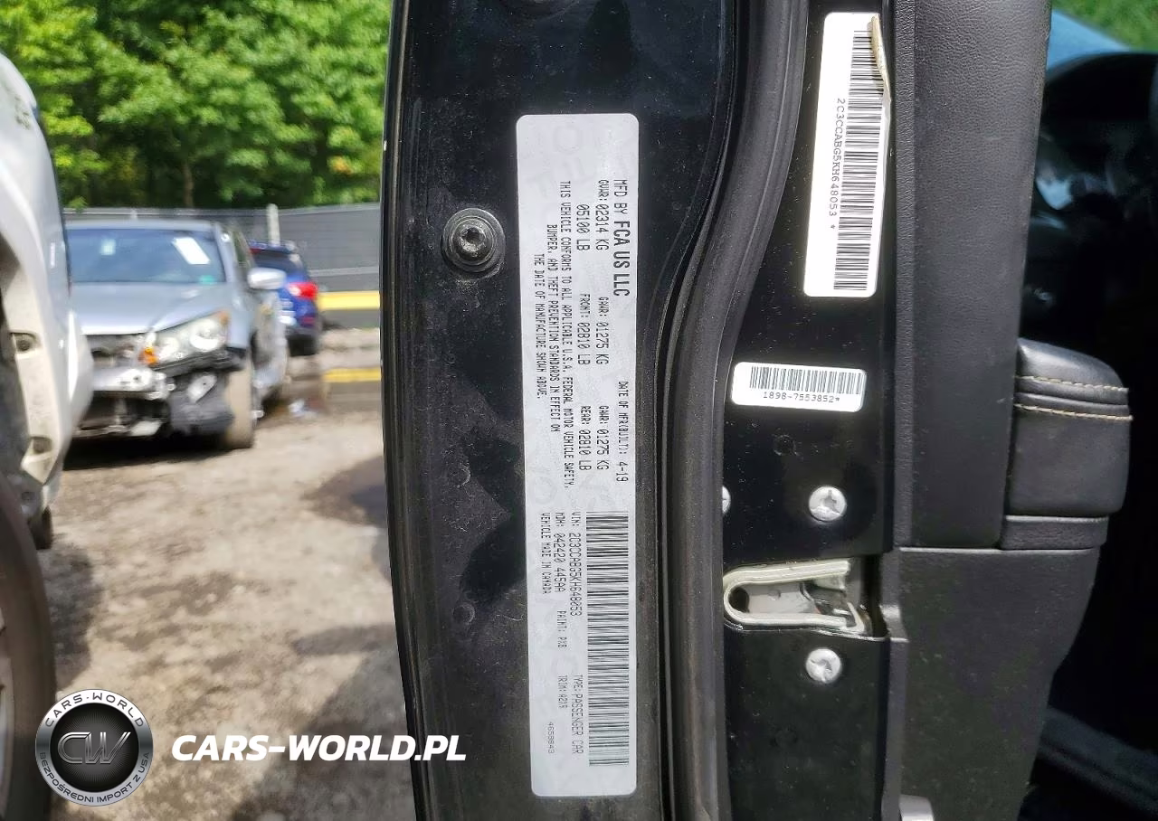 2019 Chrysler 300 S VIN:2C3CCABG5KH648053 - 12