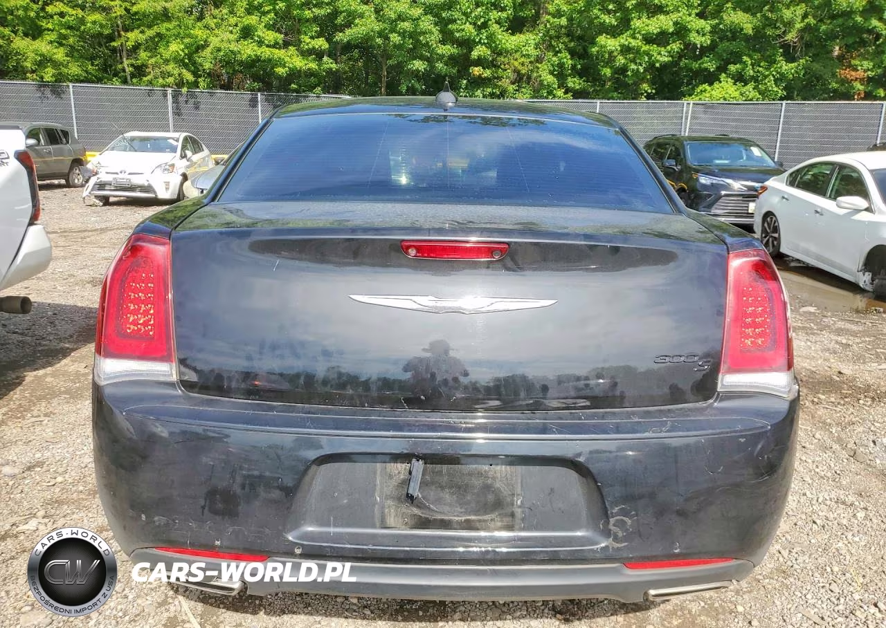 2019 Chrysler 300 S VIN:2C3CCABG5KH648053 - 6
