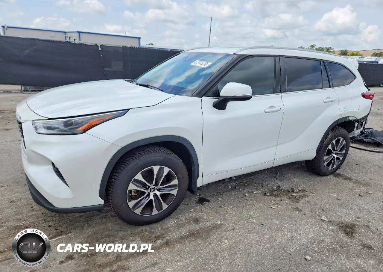 2022 Toyota Highlander Hybrid Xle – zdjęcie 1 z 14