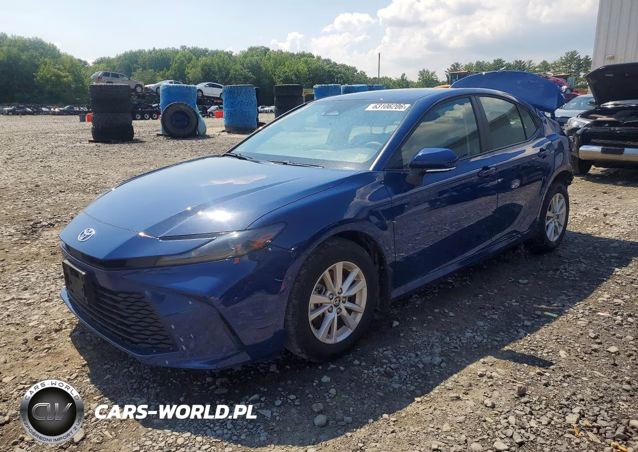 2025 Toyota Camry Le – zdjęcie 1 z 12