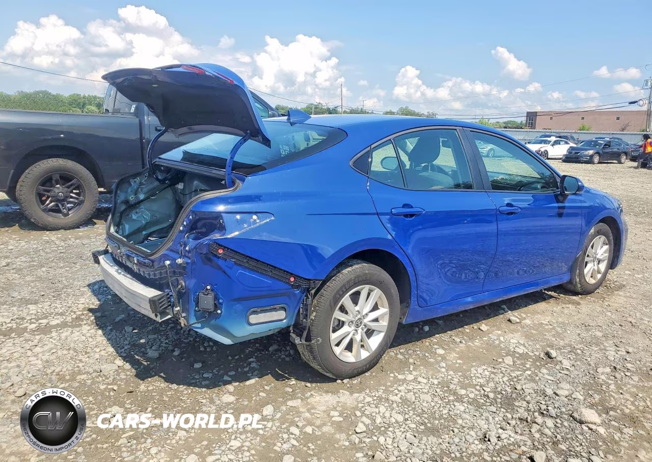 2025 Toyota Camry Le VIN:4T1DBADKXSU026352 - 3