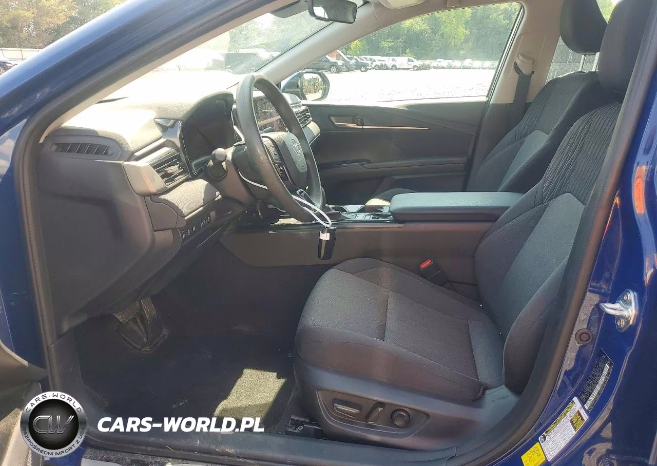2025 Toyota Camry Le VIN:4T1DBADKXSU026352 - 7
