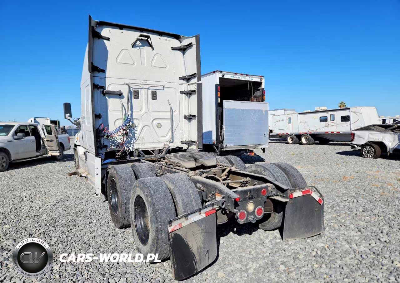 2014 Freightliner Cascadia Semi Truck VIN:1FUJGLD53ELFH6721 - 2