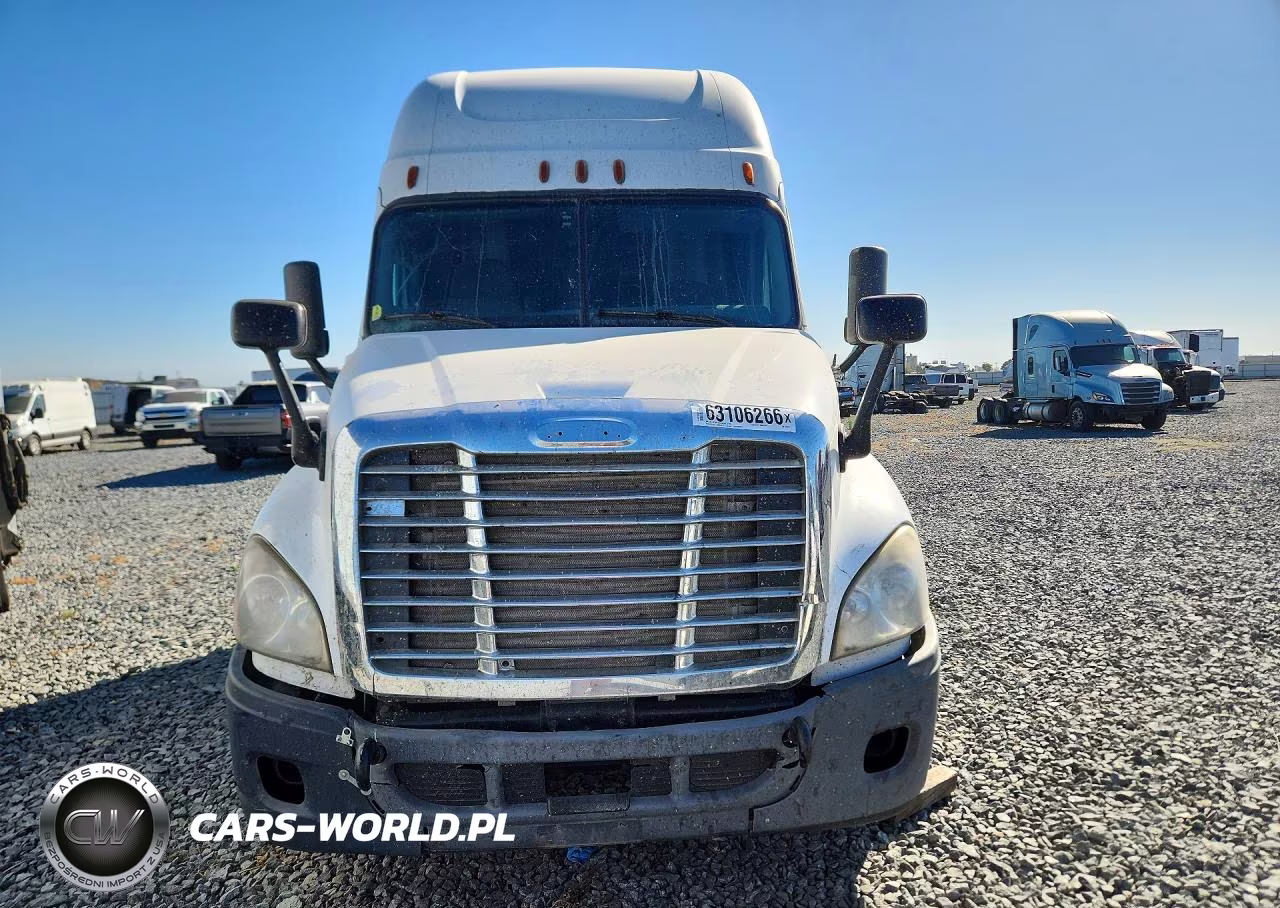 2014 Freightliner Cascadia Semi Truck VIN:1FUJGLD53ELFH6721 - 5