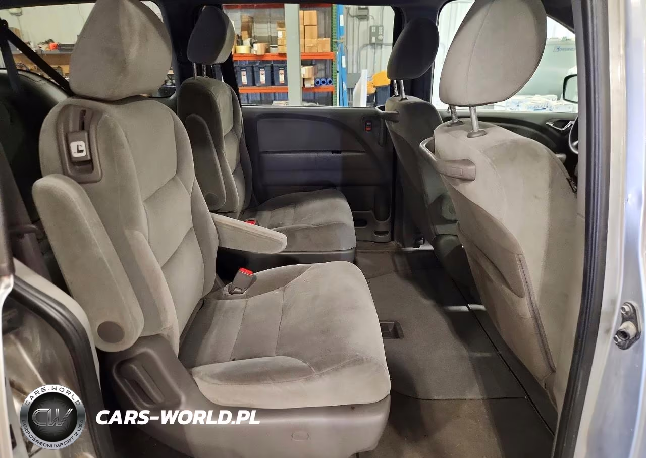 2010 Honda Odyssey Lx VIN:5FNRL3H21AB112024 - 11