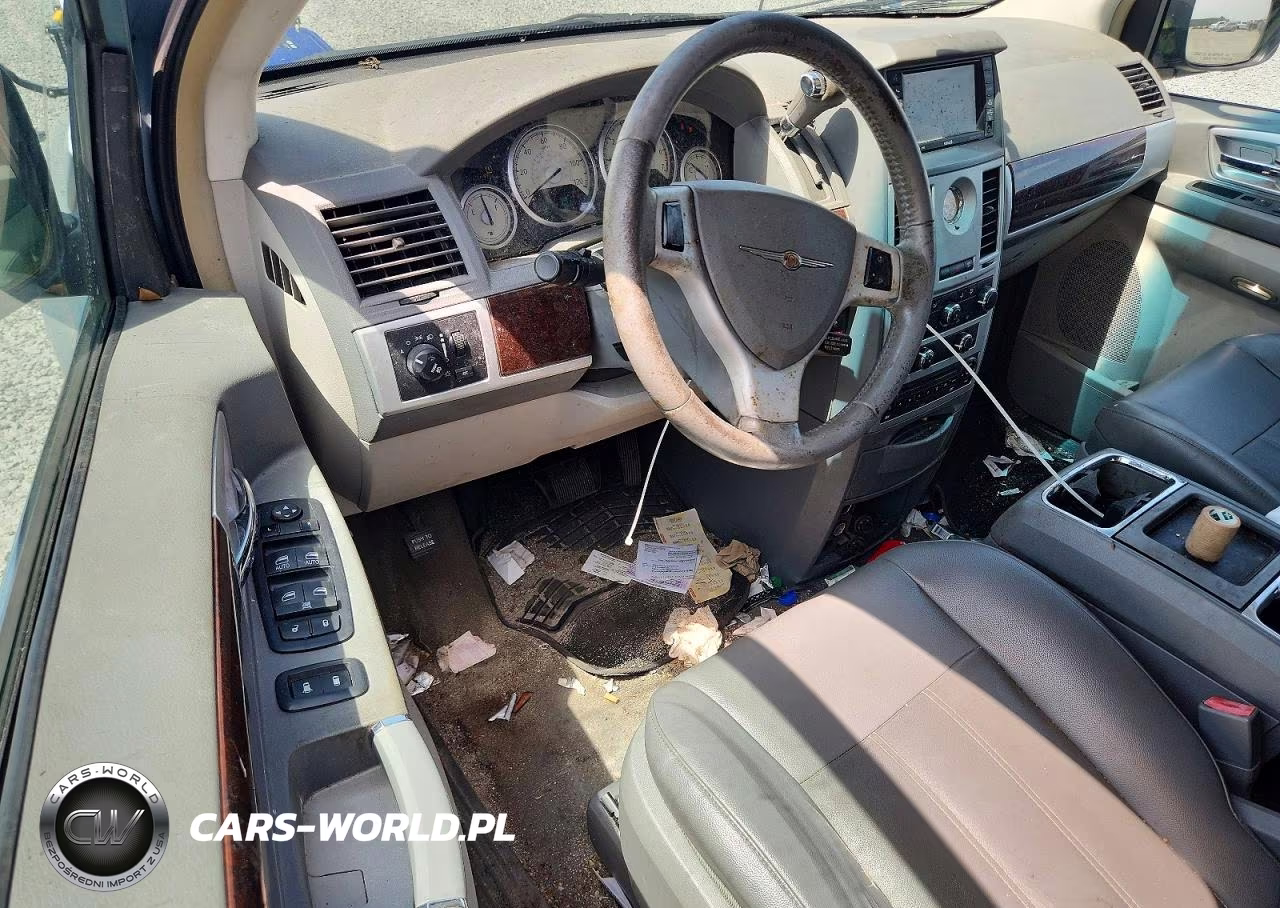 2010 Chrysler Town & Country Touring VIN:2A4RR5D19AR240727 - 8