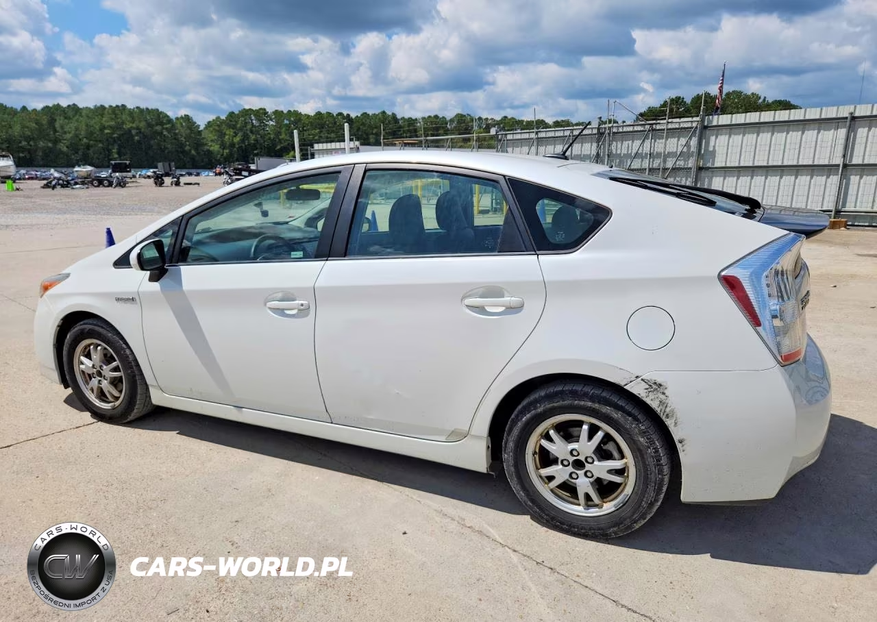 2011 Toyota Prius Two VIN:JTDKN3DU0B0290493 - 2