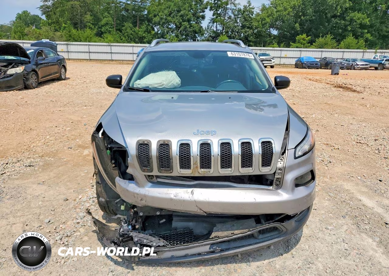 2015 Jeep Cherokee Sport VIN:1C4PJLAB1FW657098 - 5
