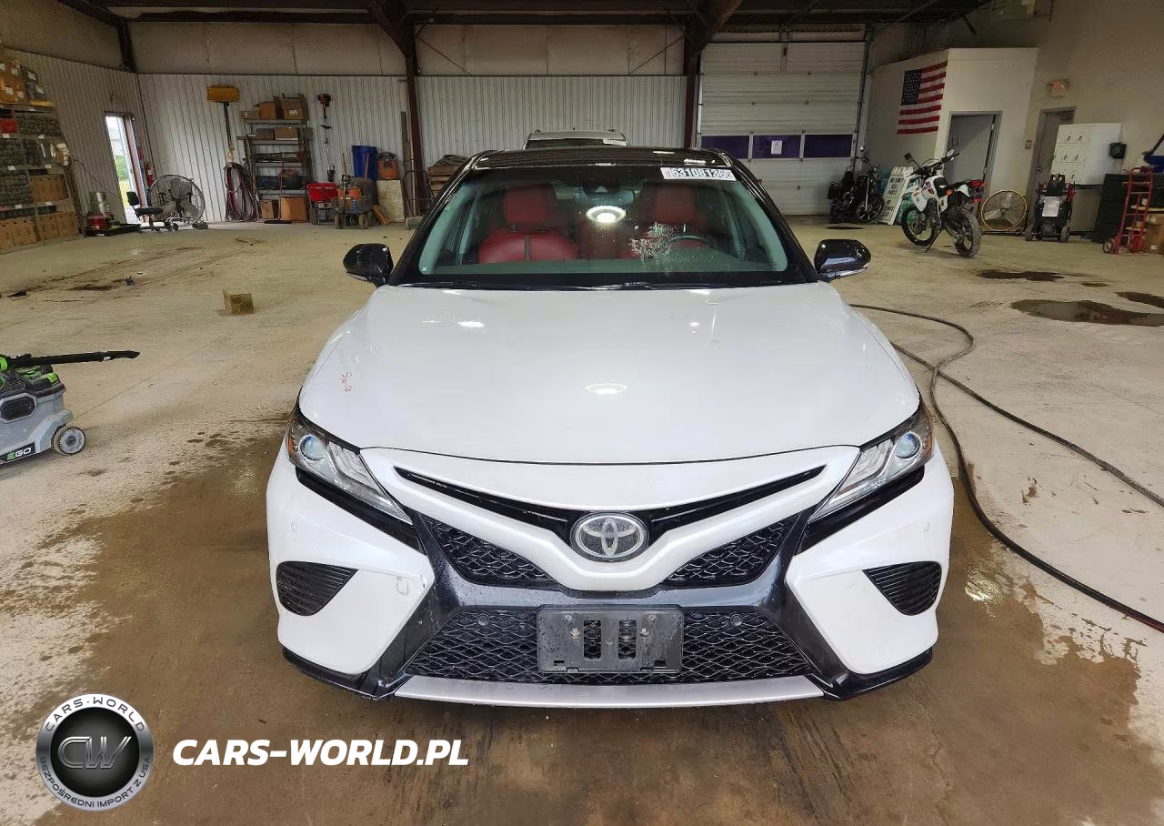 2018 Toyota Camry Xse VIN:4T1B61HK8JU156554 - 5