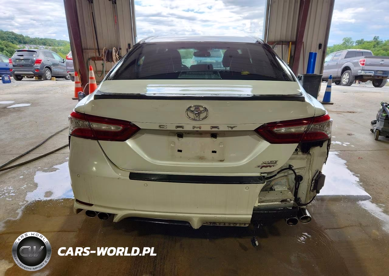 2018 Toyota Camry Xse VIN:4T1B61HK8JU156554 - 6