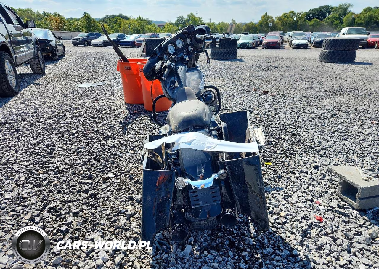 2013 Harley-Davidson Flhx Street Glide VIN:1HD1KBM16DB631857 - 4