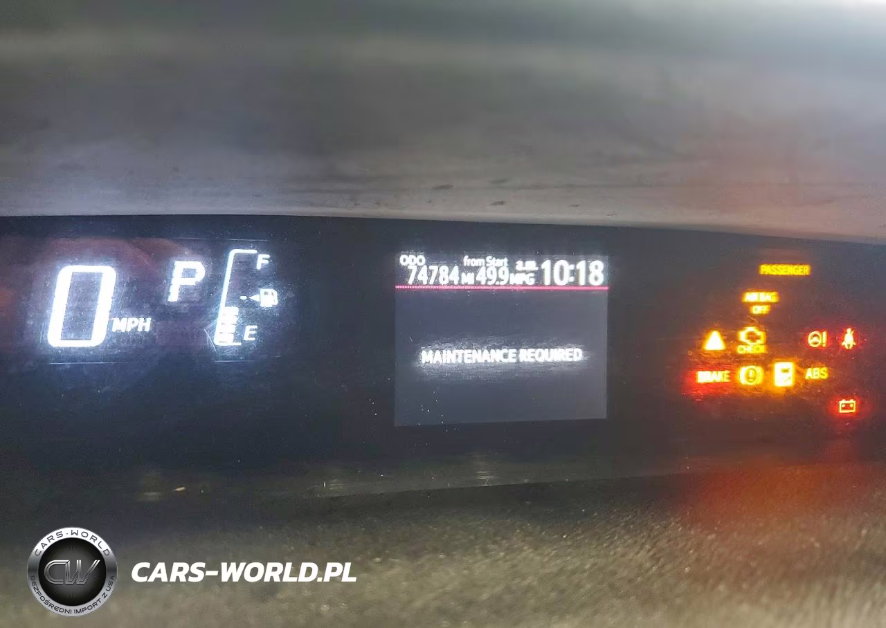 2016 Toyota Prius C Two VIN:JTDKDTB36G1116216 - 9