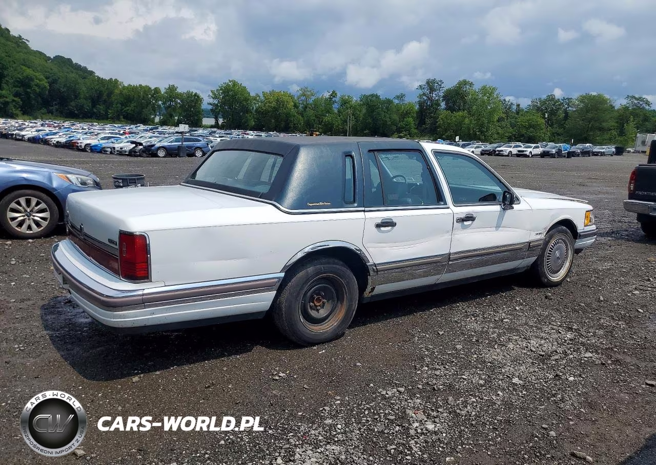 1990 Lincoln Town Car VIN:1LNLM81F1LY743531 - 3