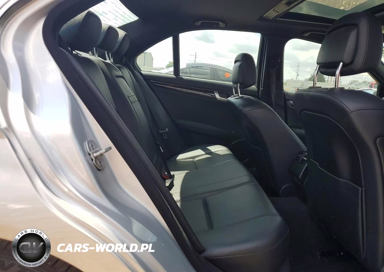 2012 Mercedes-Benz C 300 4Matic VIN:WDDGF8BB0CF912516 - 10