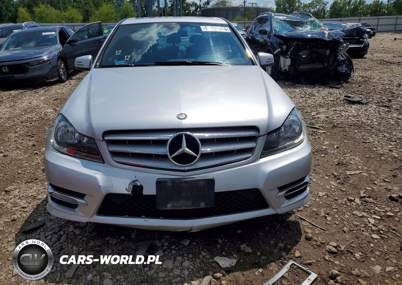 2012 Mercedes-Benz C 300 4Matic VIN:WDDGF8BB0CF912516 - 5