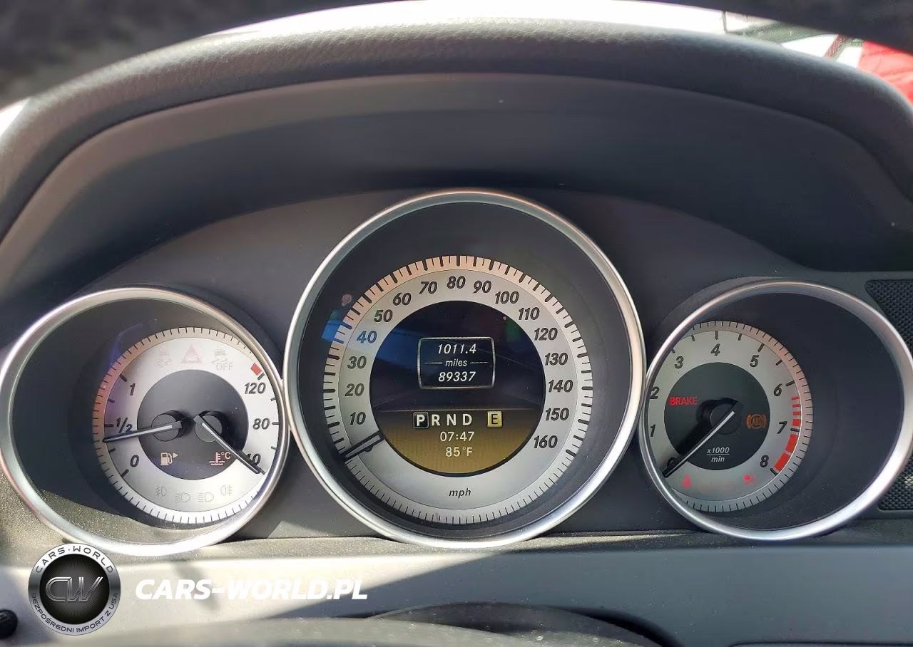 2012 Mercedes-Benz C 300 4Matic VIN:WDDGF8BB0CF912516 - 9